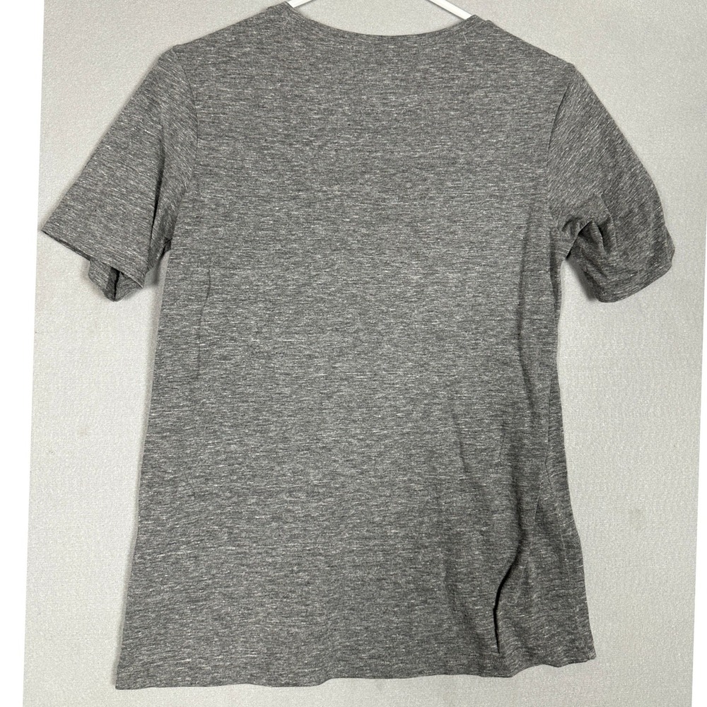 Under Armour T-Shirt Womens Small Grey Loose Fit Bear Graphic Short Sleeve EUC